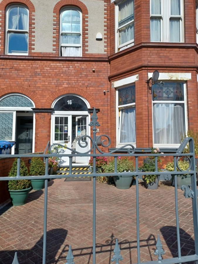 Gabriel Guesthouse Rhyl Exterior photo